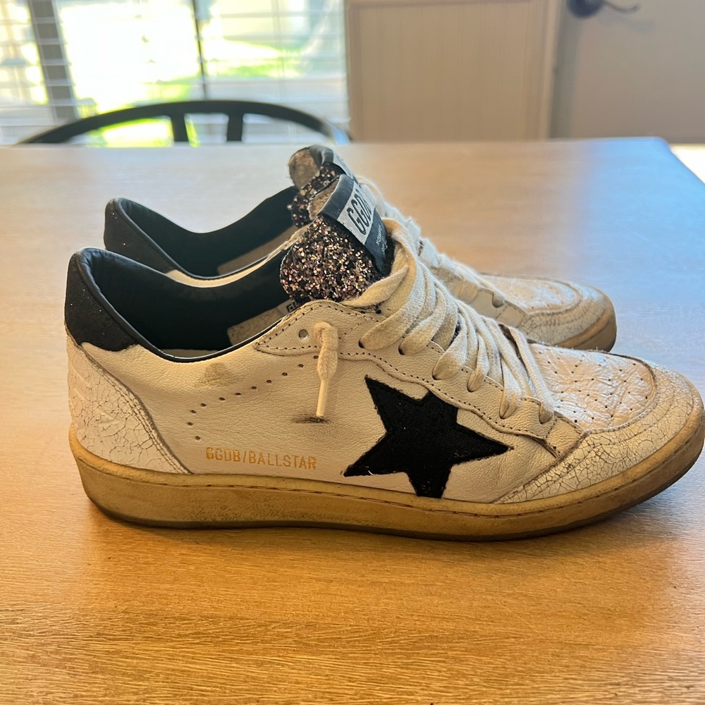 🦄 Glitter tongue Golden Goose White and Black Sneakers..Ball stars